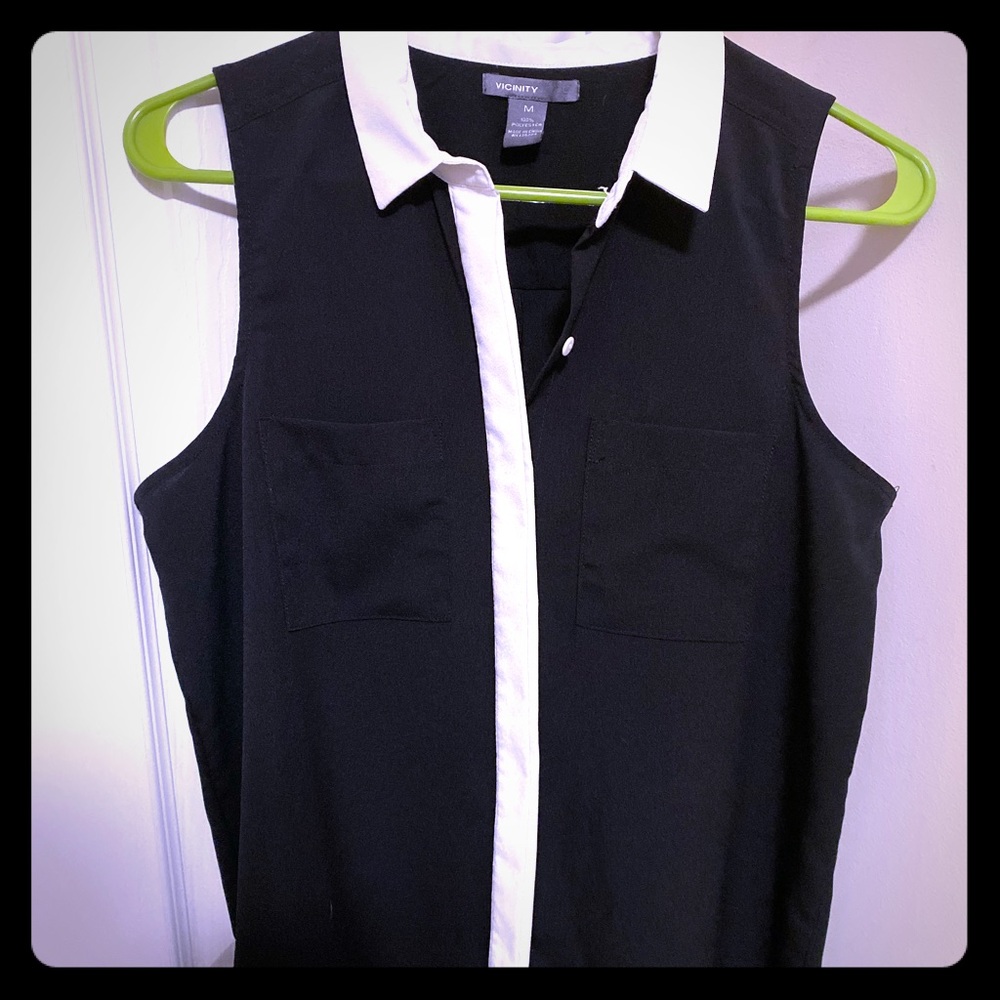 Vicinity sleeveless top.